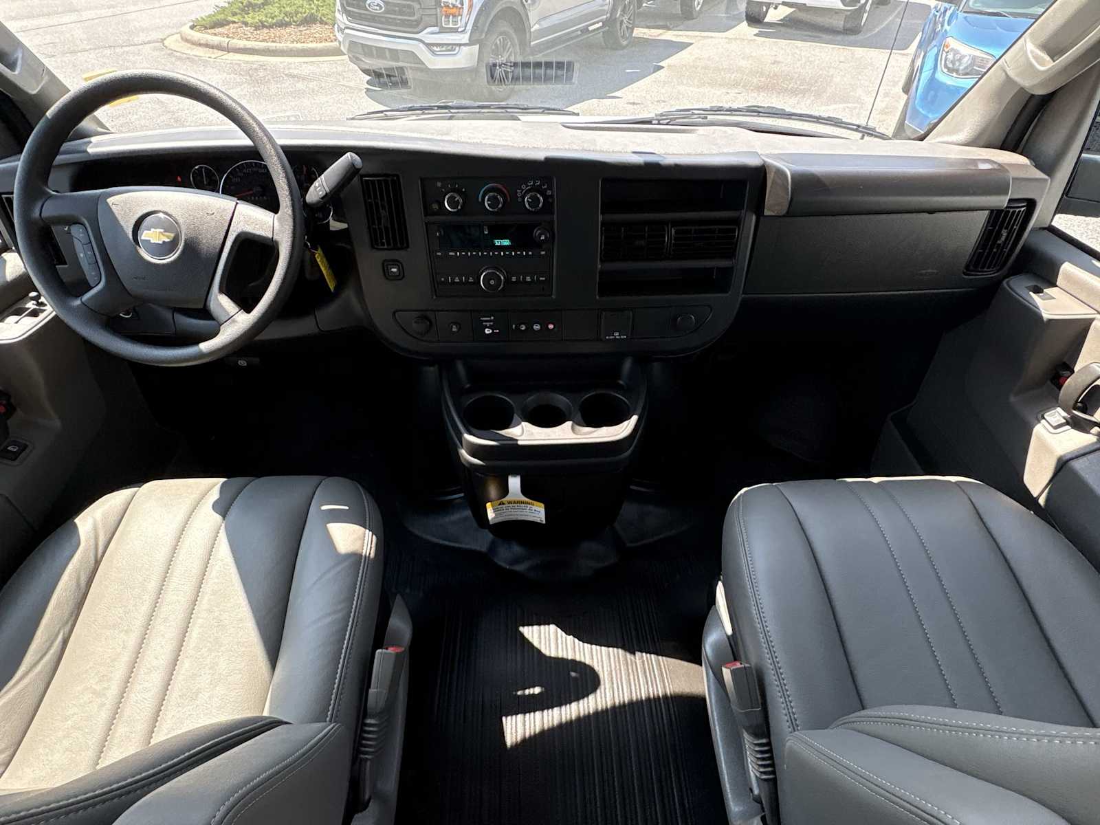 2025 Chevrolet Express Cargo Work Van - Photo 18