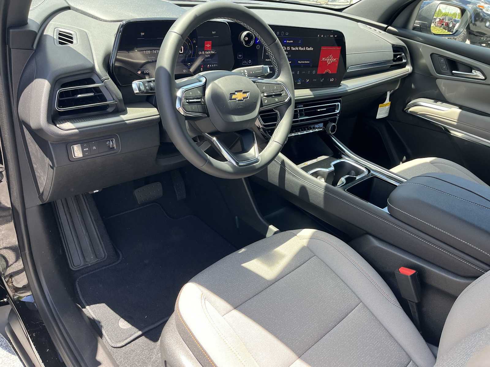 2025 Chevrolet Traverse LT - Photo 10
