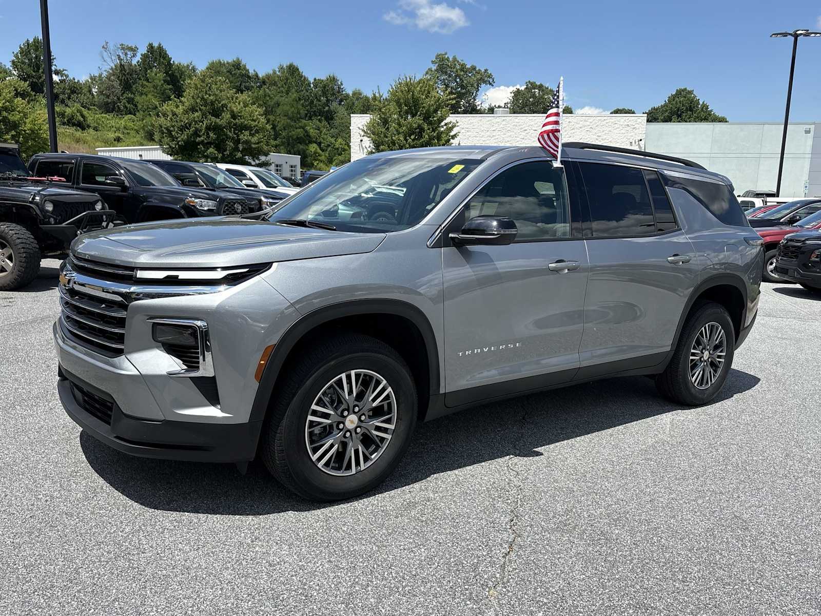 2025 Chevrolet Traverse LT - Photo 4