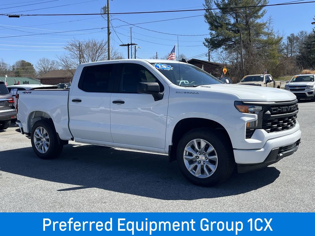 2025 Chevrolet Silverado 1500 Custom photo 2