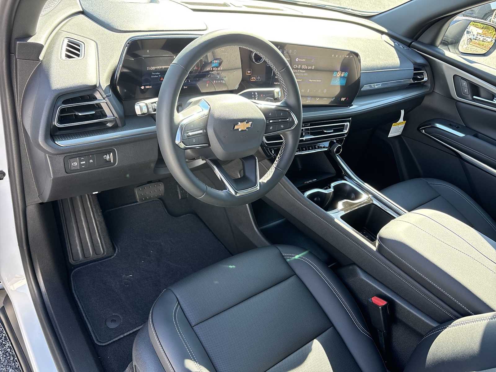 2027 Chevrolet Traverse LT - Photo 10