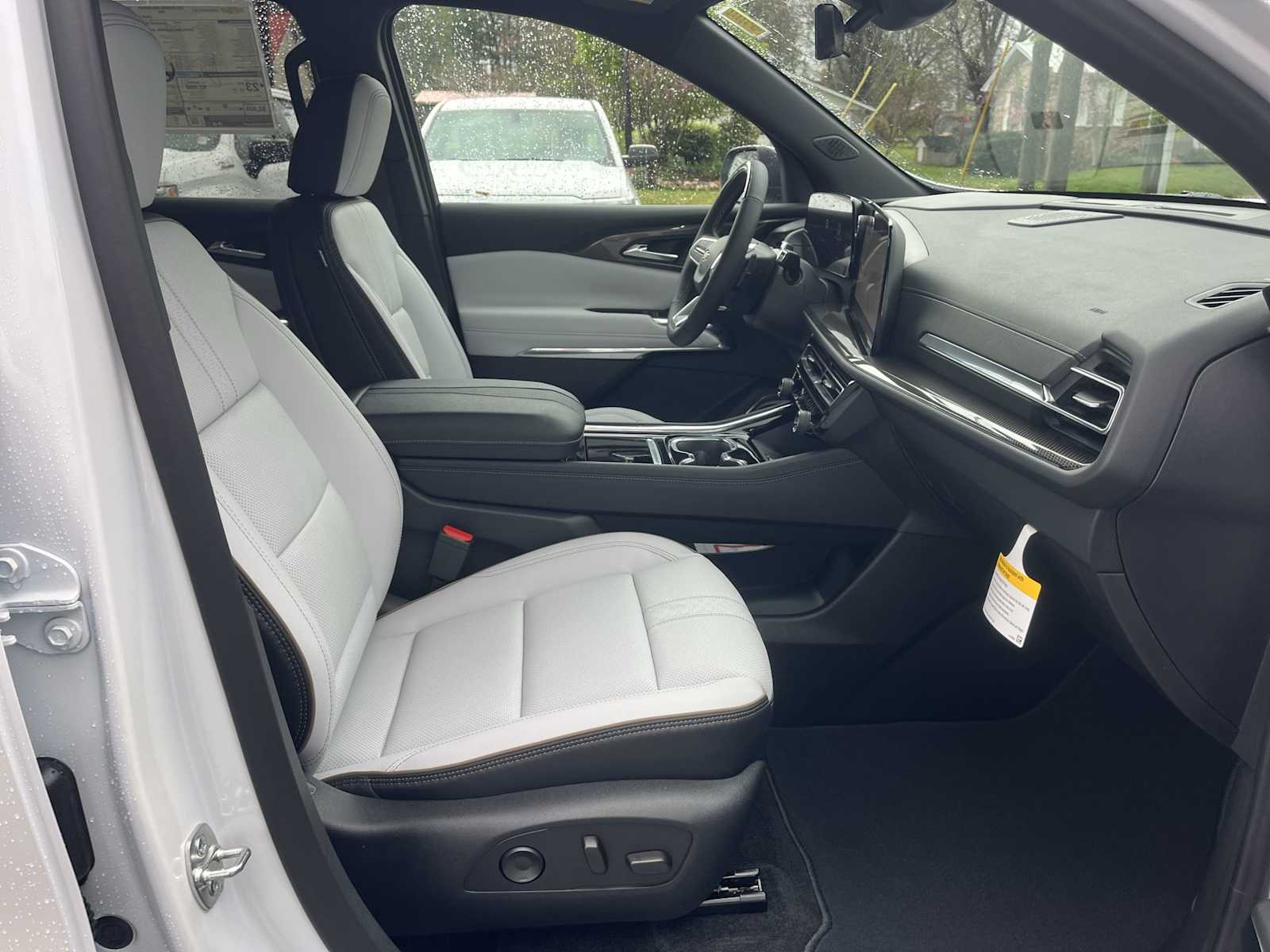 2025 Chevrolet Traverse High Country - Photo 28