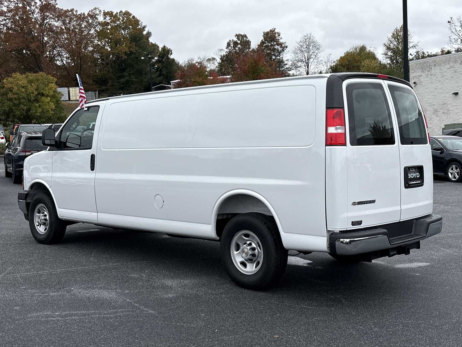2025 Chevrolet Express Cargo Work Van - Photo 6