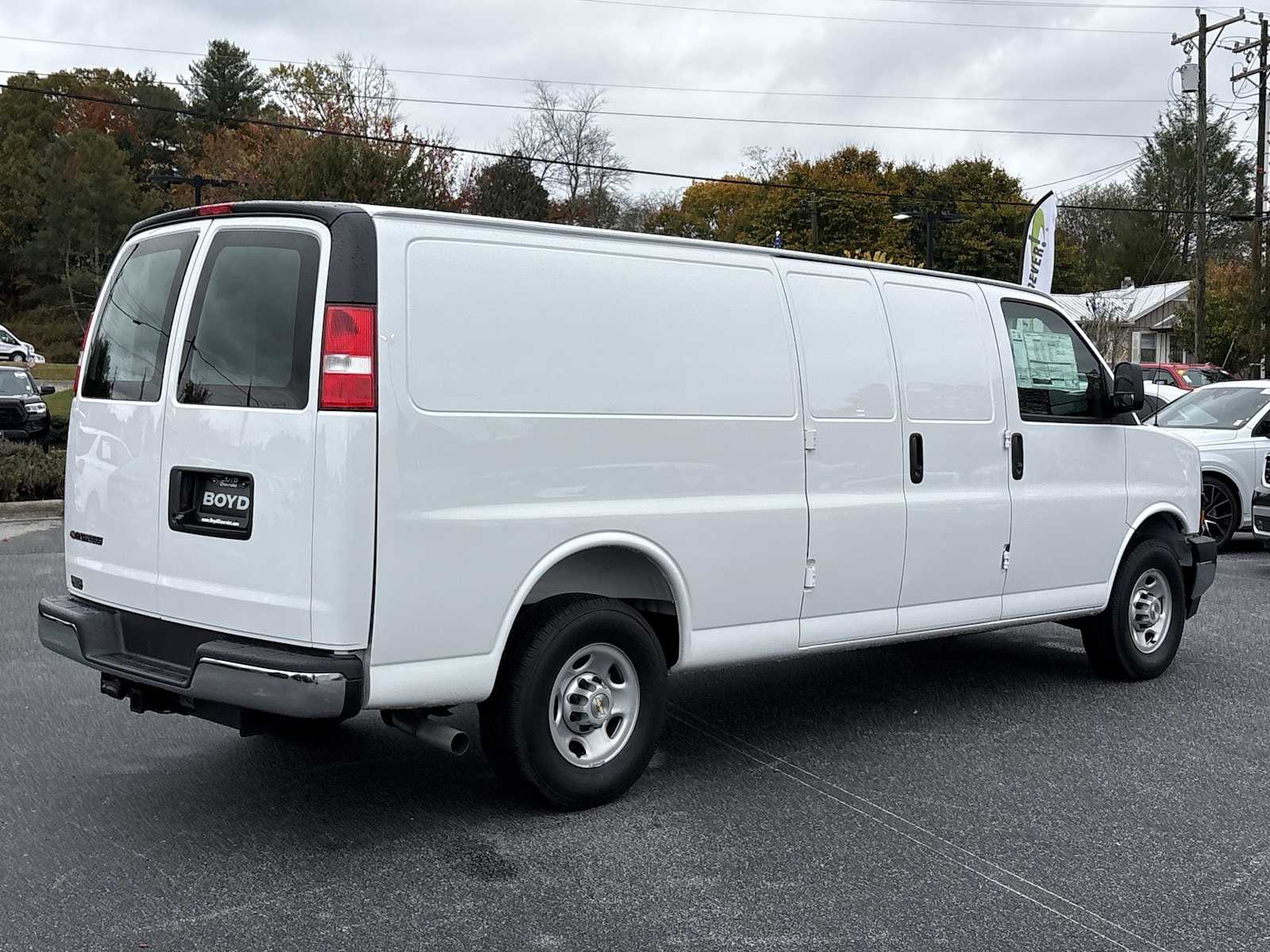 2025 Chevrolet Express Cargo Work Van - Photo 8