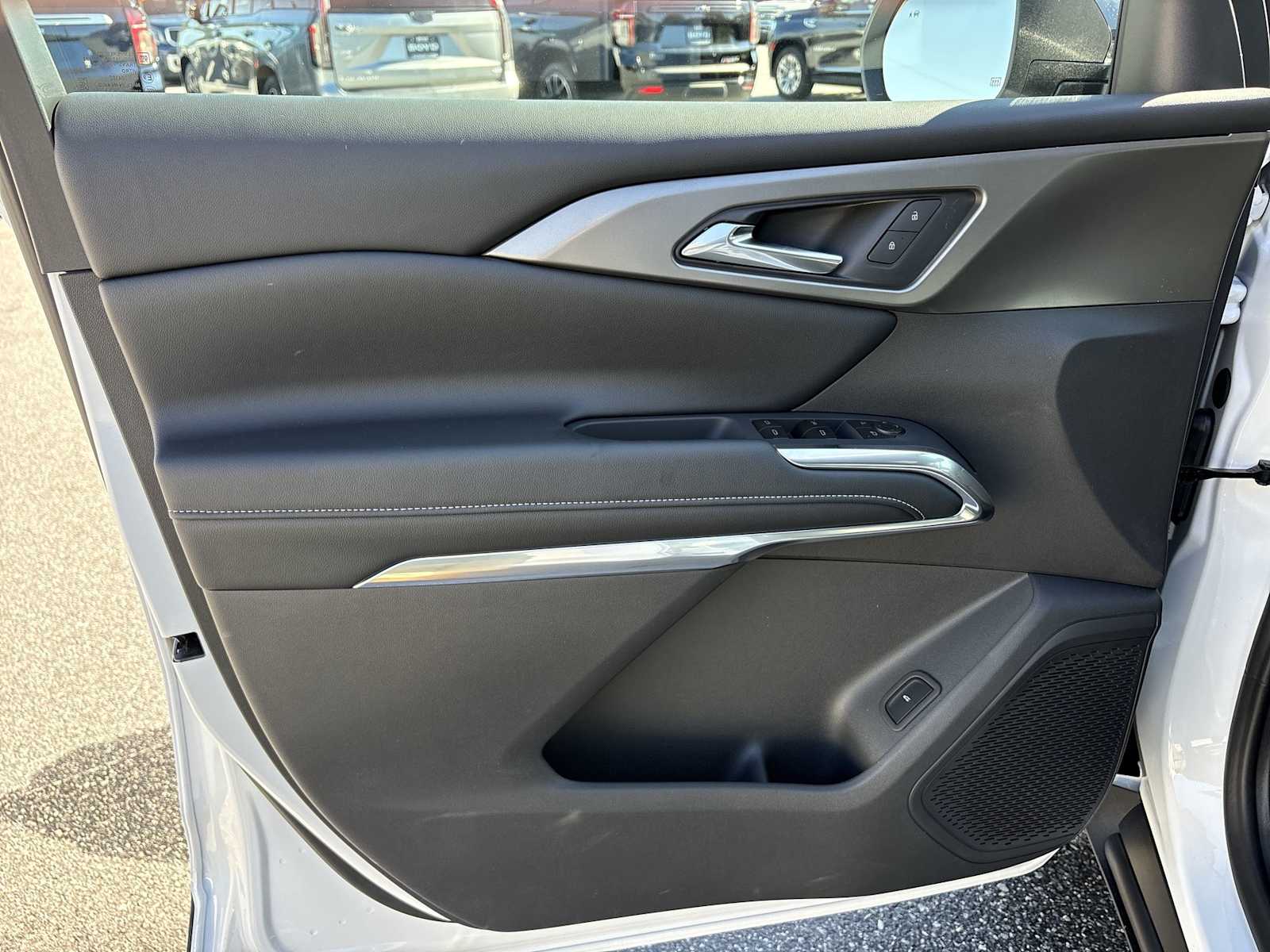 2027 Chevrolet Traverse LT - Photo 22
