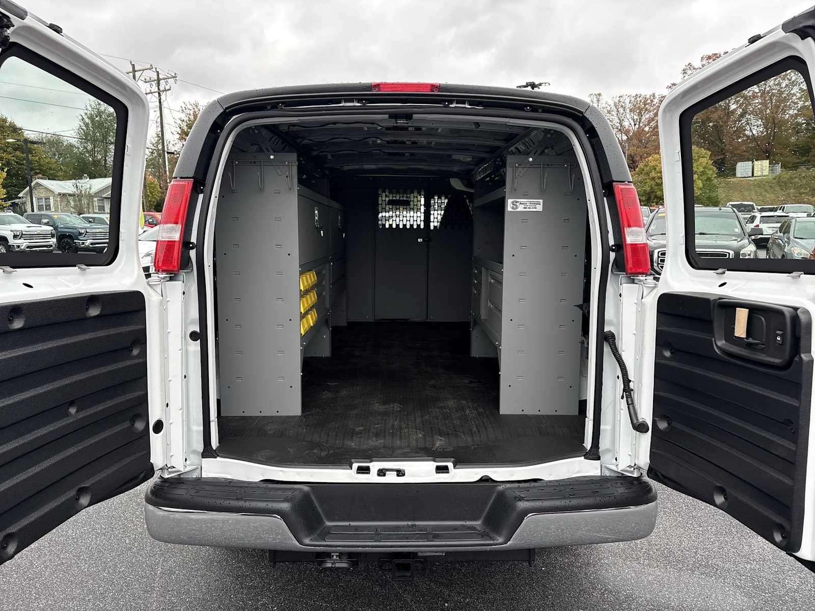 2025 Chevrolet Express Cargo Work Van - Photo 20