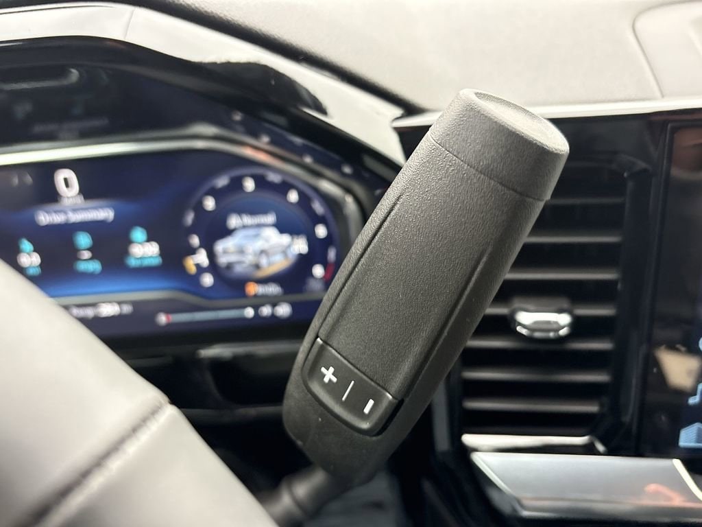 2025 Chevrolet Silverado 1500 LT - Photo 18