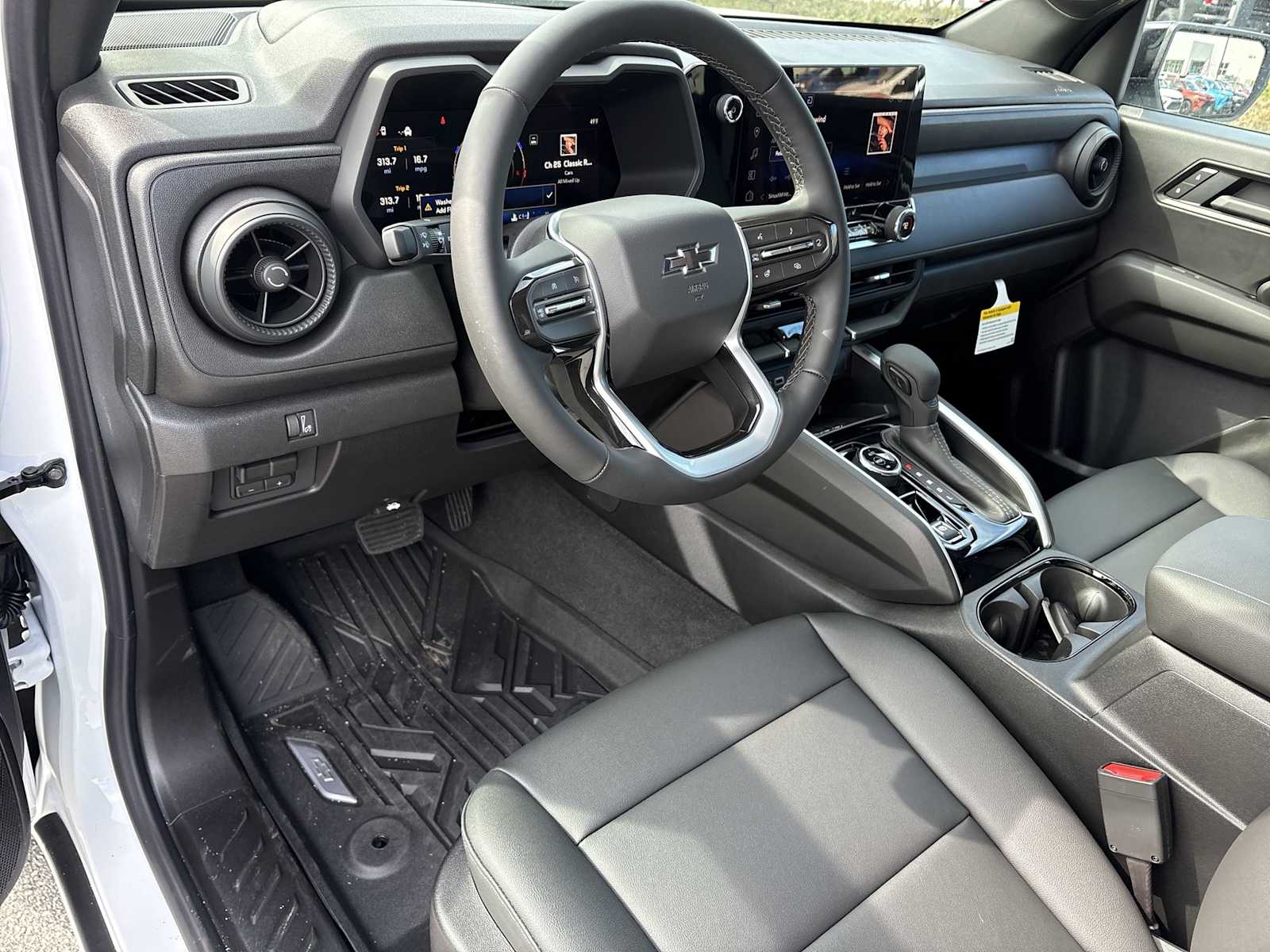 2026 Chevrolet Colorado Trail Boss - Photo 10