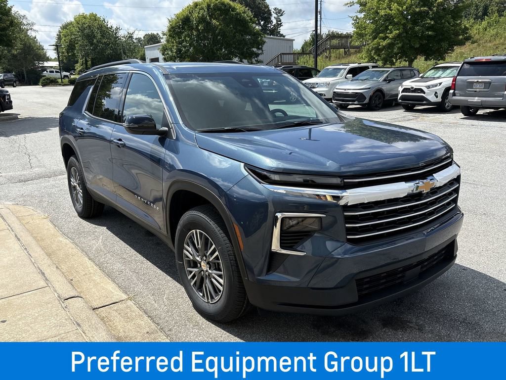 2026 Chevrolet Traverse photo 2