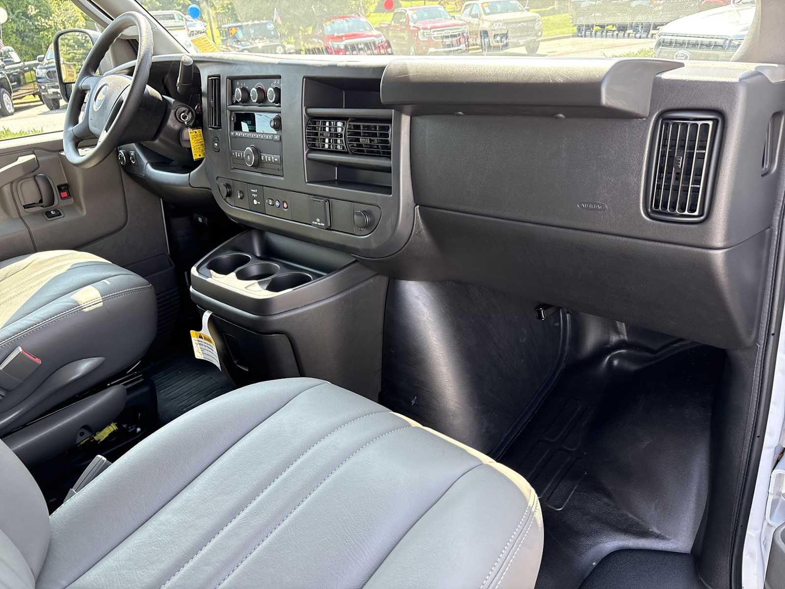 2025 Chevrolet Express Cargo Work Van - Photo 24