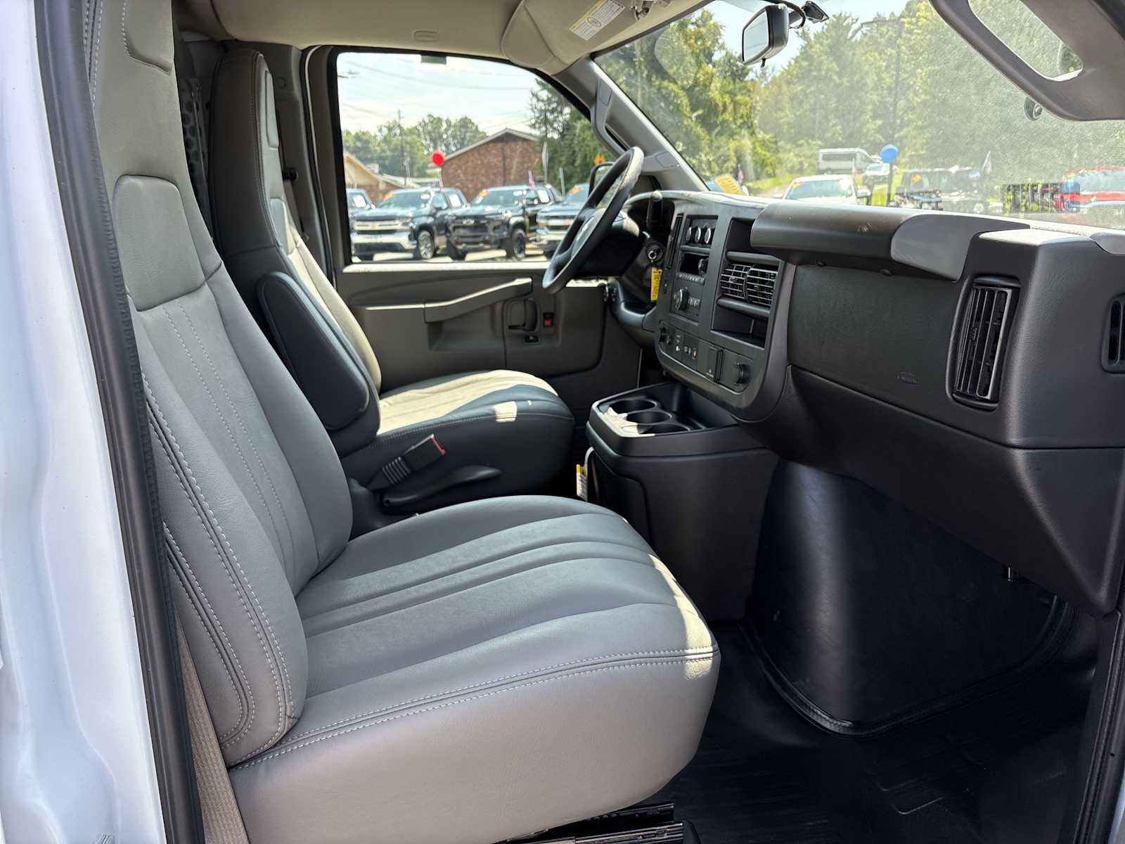 2025 Chevrolet Express Cargo Work Van - Photo 23