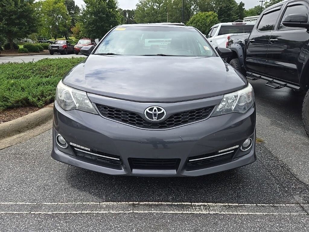 2014 Toyota Camry L photo 2