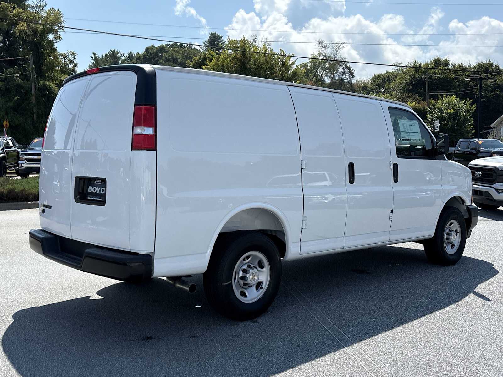 2025 Chevrolet Express Cargo Work Van - Photo 8