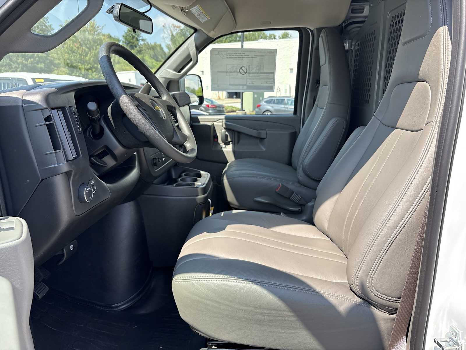 2025 Chevrolet Express Cargo Work Van - Photo 17