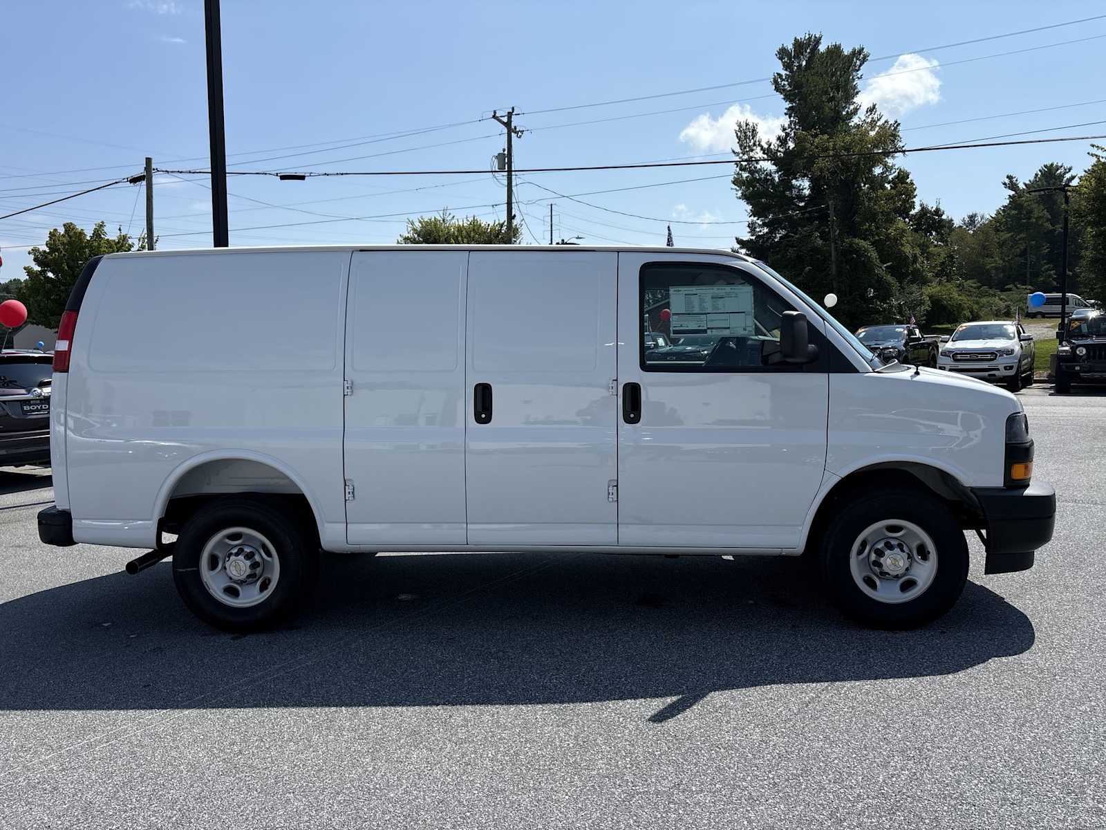 2025 Chevrolet Express Cargo Work Van - Photo 9