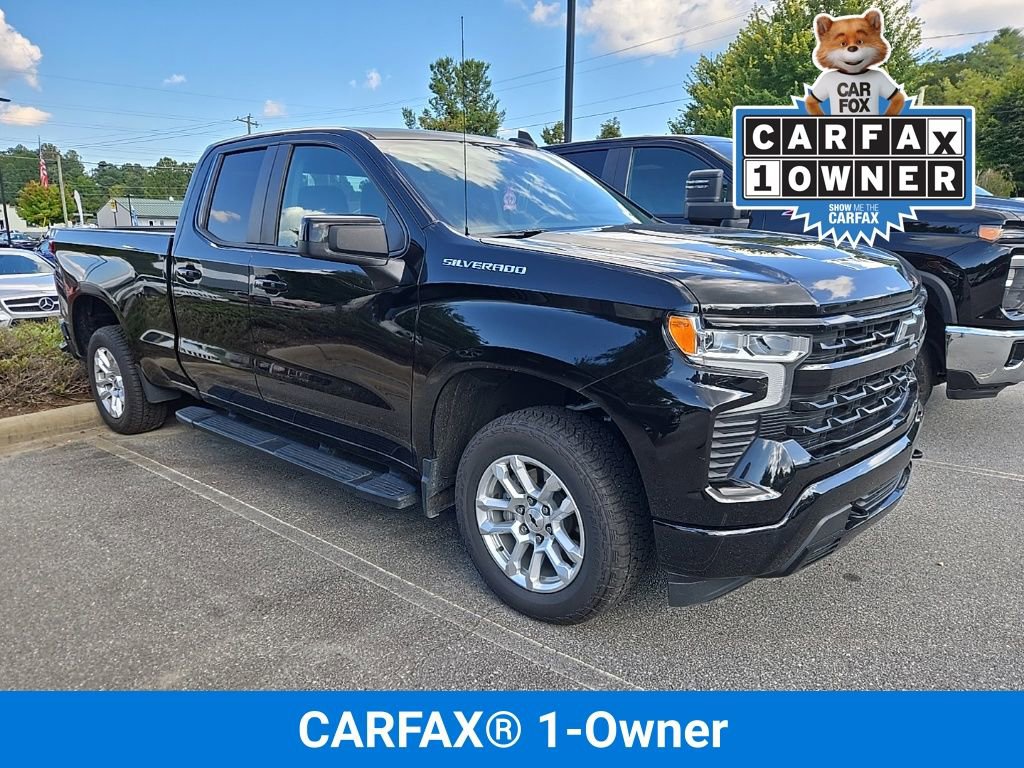 2023 Chevrolet Silverado RST photo 2