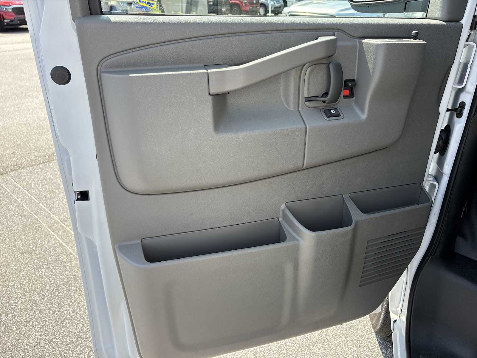 2025 Chevrolet Express Cargo Work Van - Photo 18