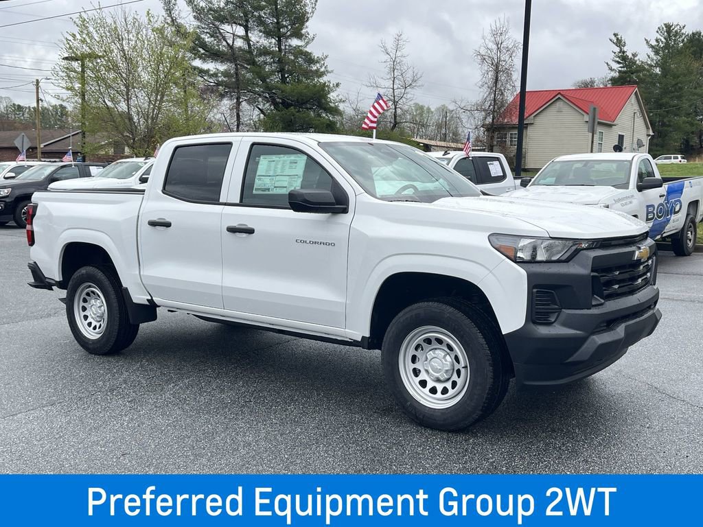 2025 Chevrolet Colorado LT photo 2