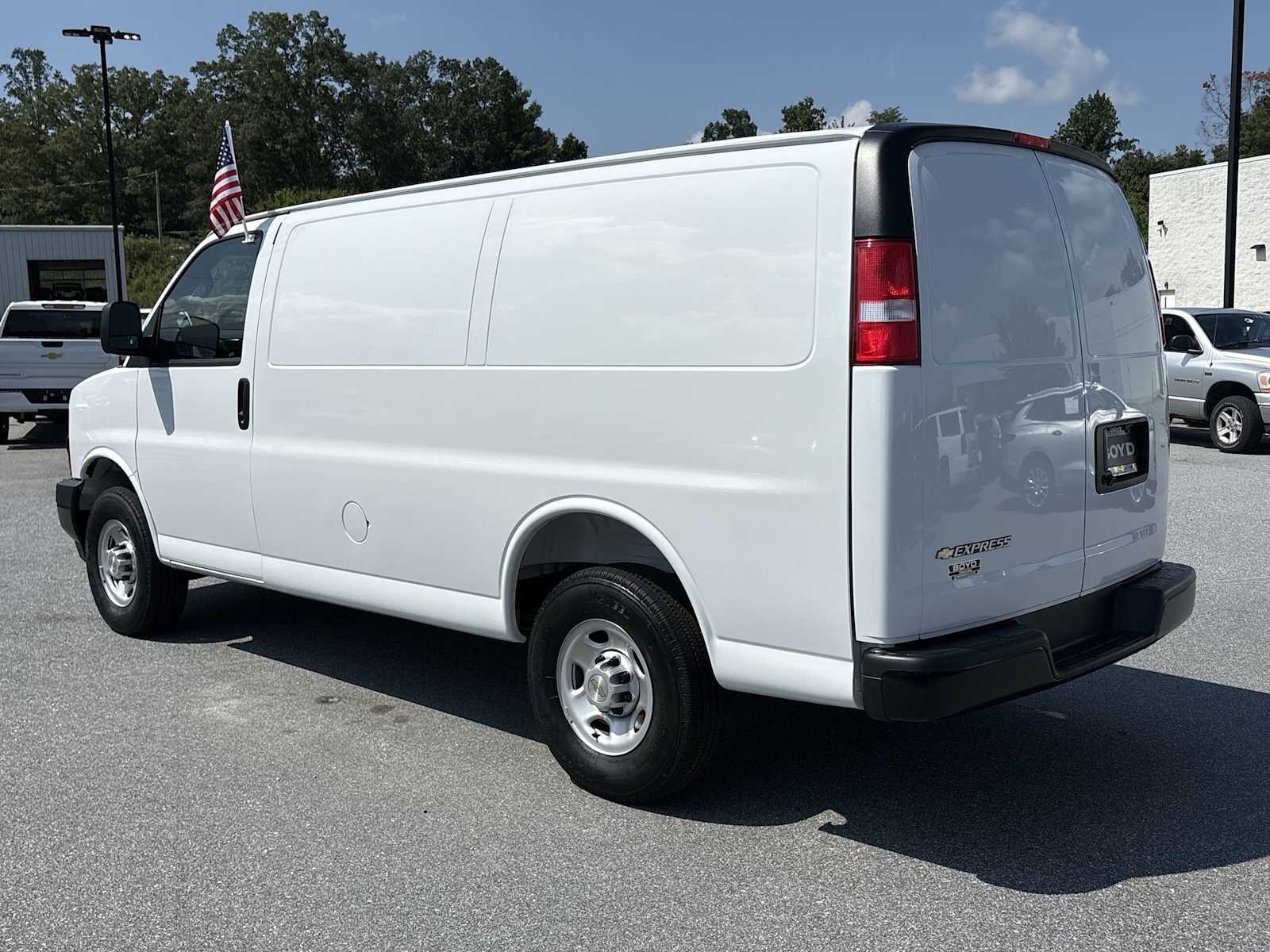 2025 Chevrolet Express Cargo Work Van - Photo 6