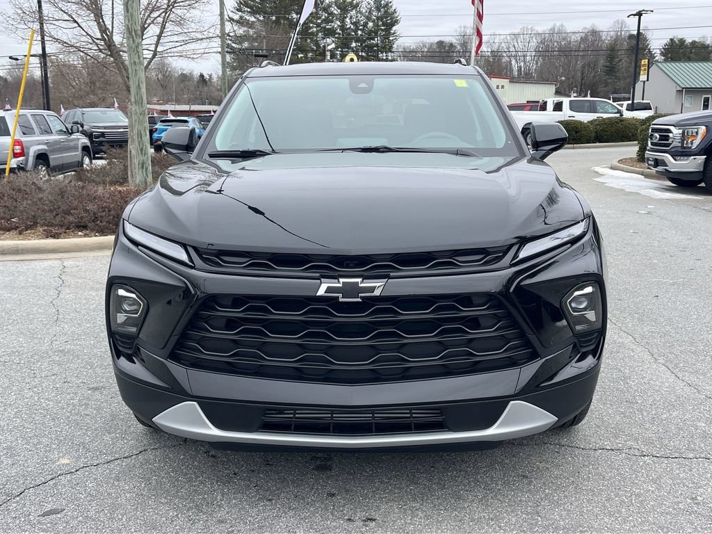 2025 Chevrolet Blazer 2LT photo 3