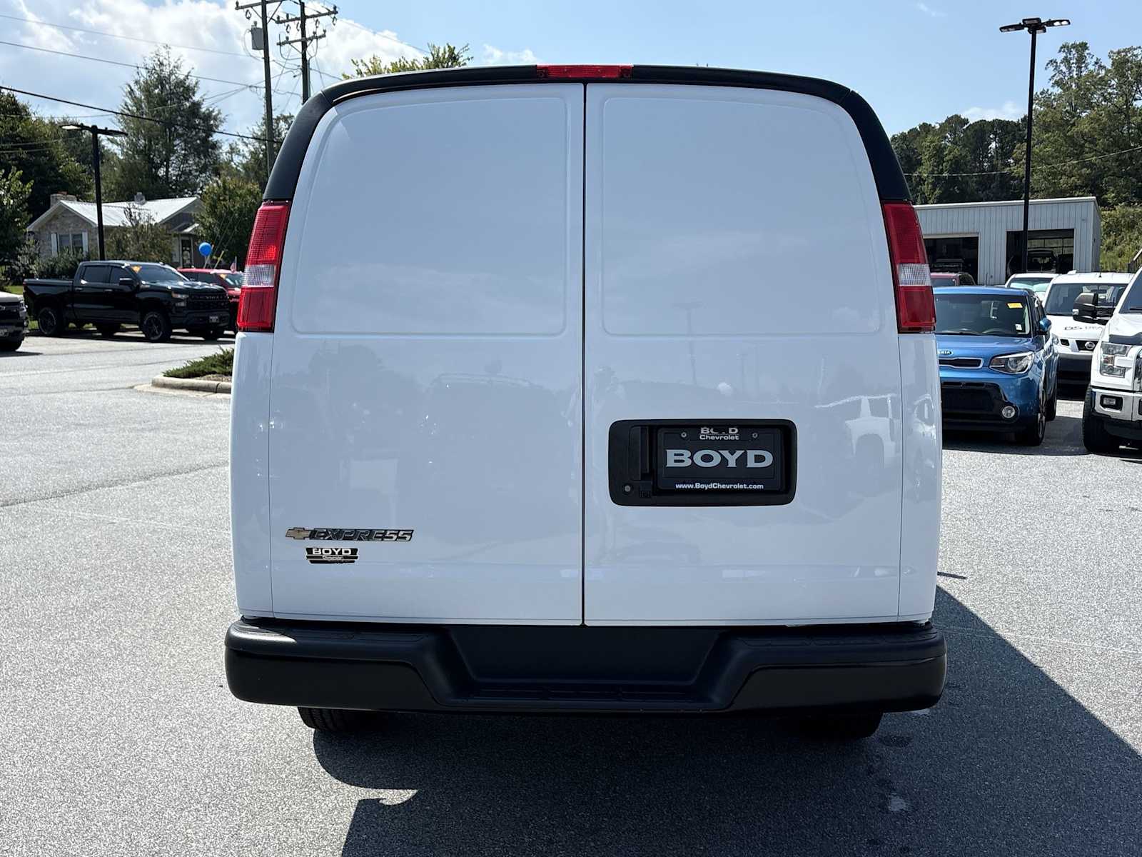 2025 Chevrolet Express Cargo Work Van - Photo 7