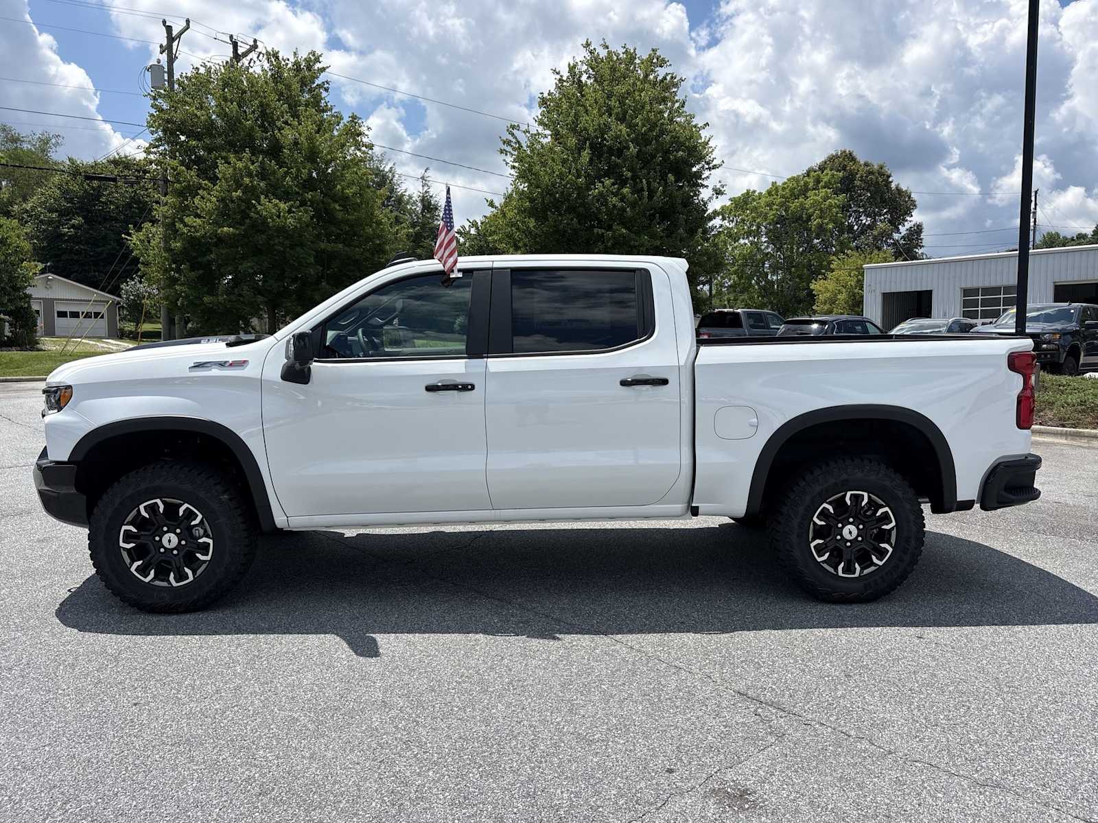 2026 Chevrolet Silverado 1500 ZR2 - Photo 9