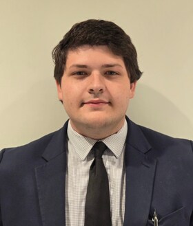 Staff member Dakota Johnson from ID_0138d3