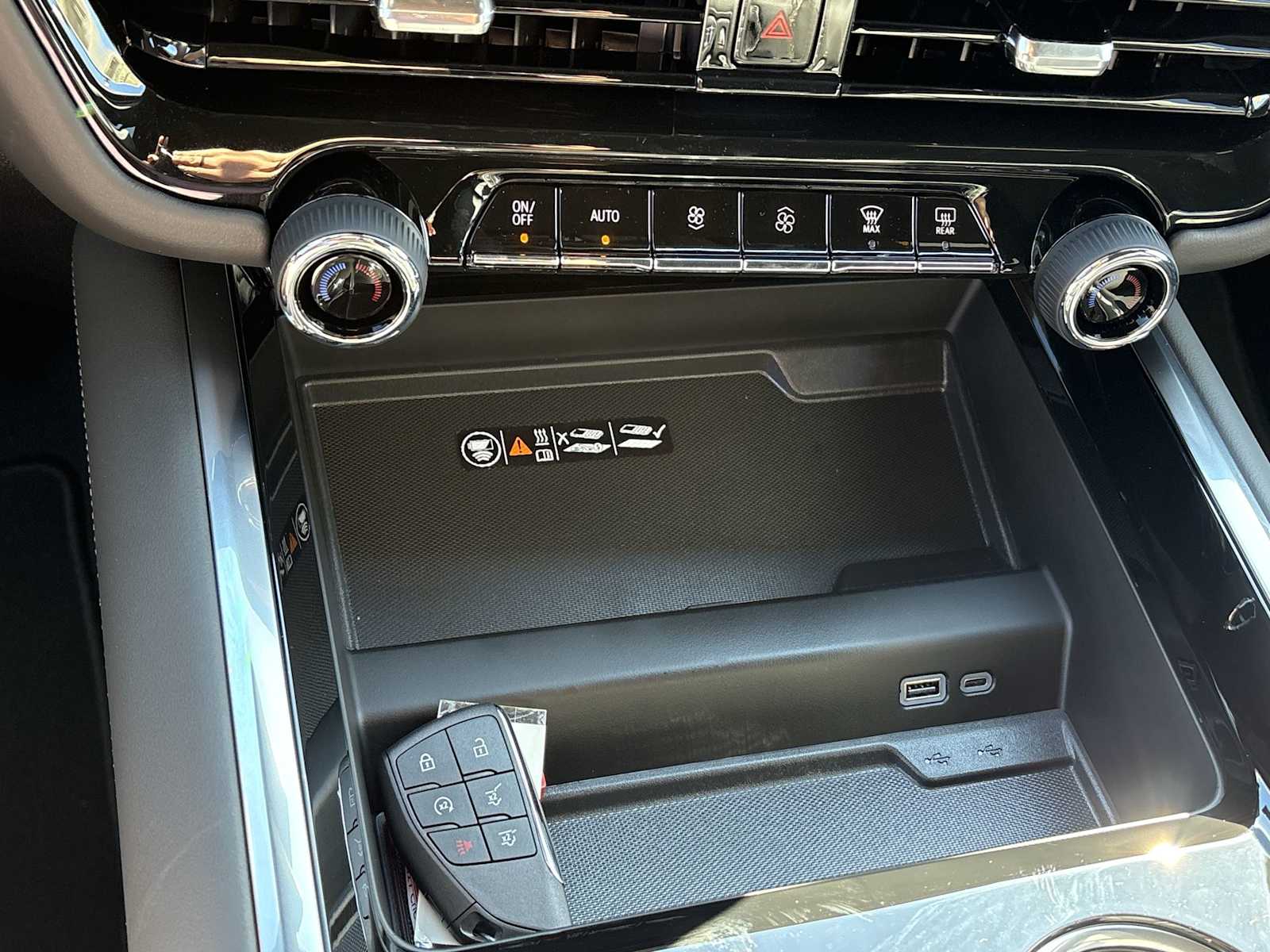 2027 Chevrolet Tahoe Premier - Photo 18