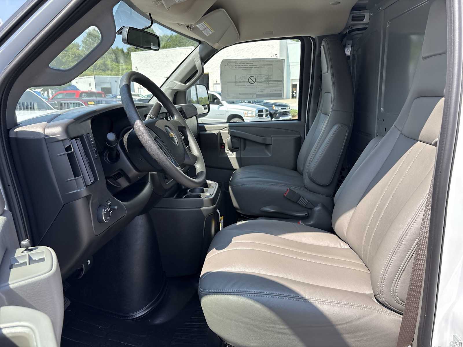 2025 Chevrolet Express Cargo Work Van - Photo 17