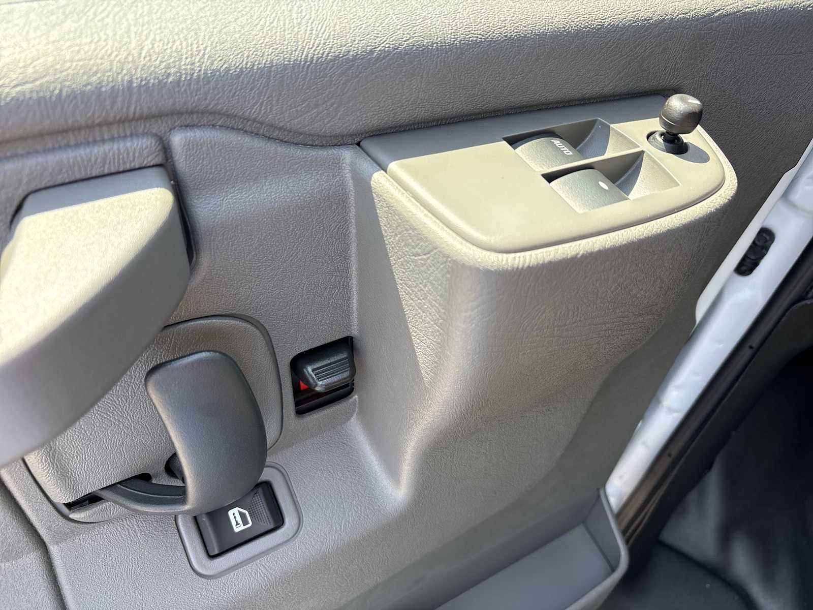 2025 Chevrolet Express Cargo Work Van - Photo 19