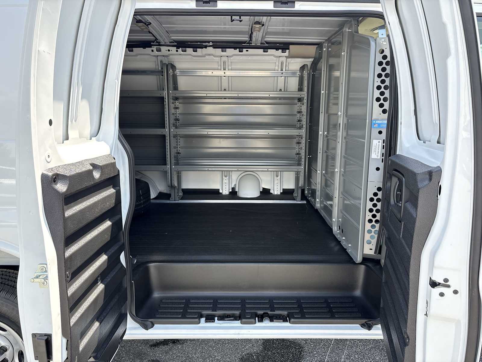 2025 Chevrolet Express Cargo Work Van - Photo 21
