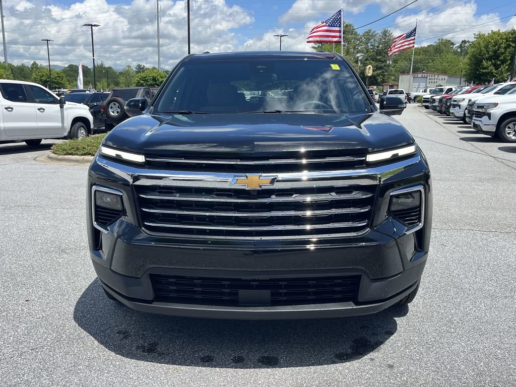 2025 Chevrolet Traverse photo 3