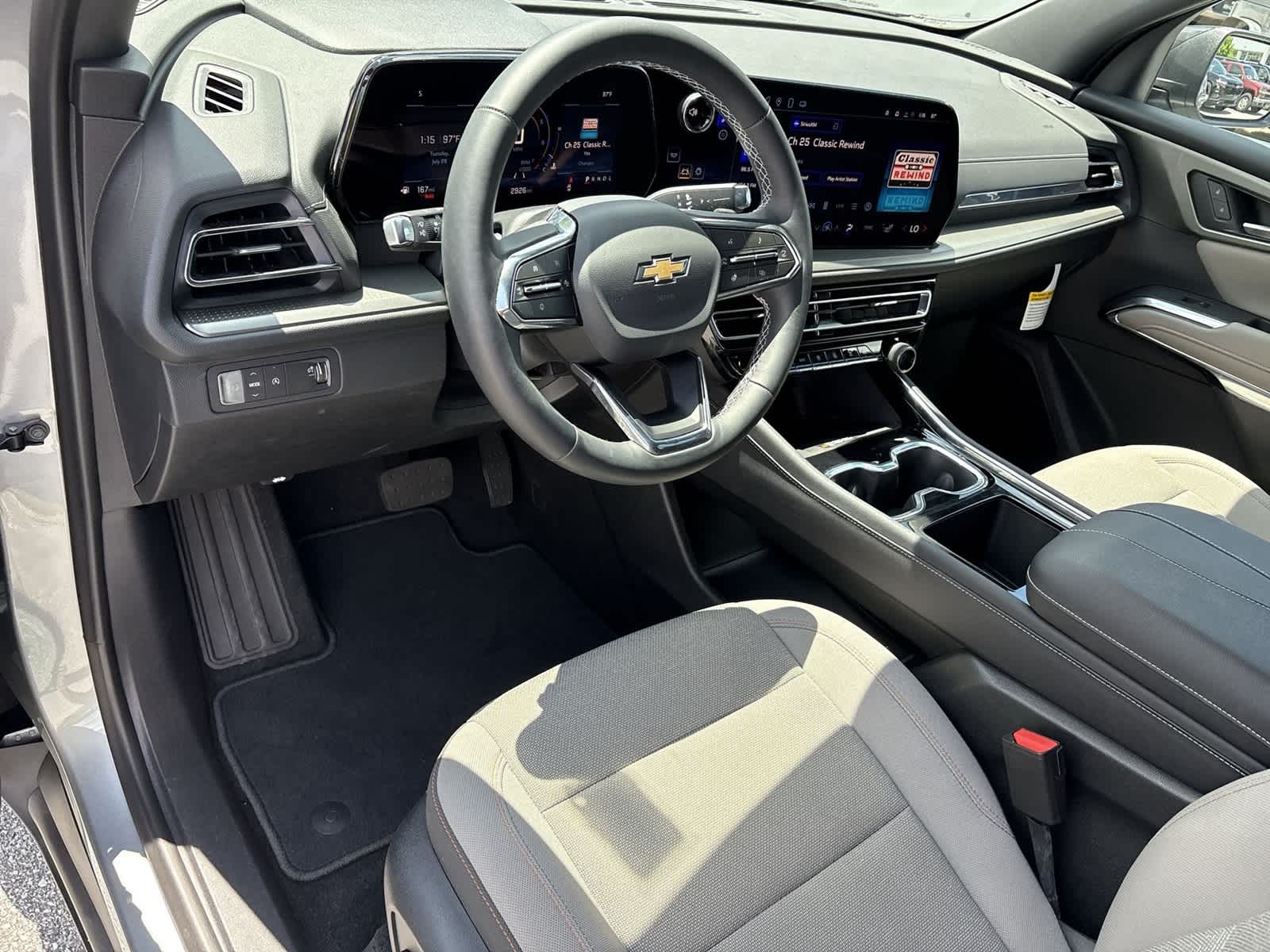 2025 Chevrolet Traverse LT - Photo 10