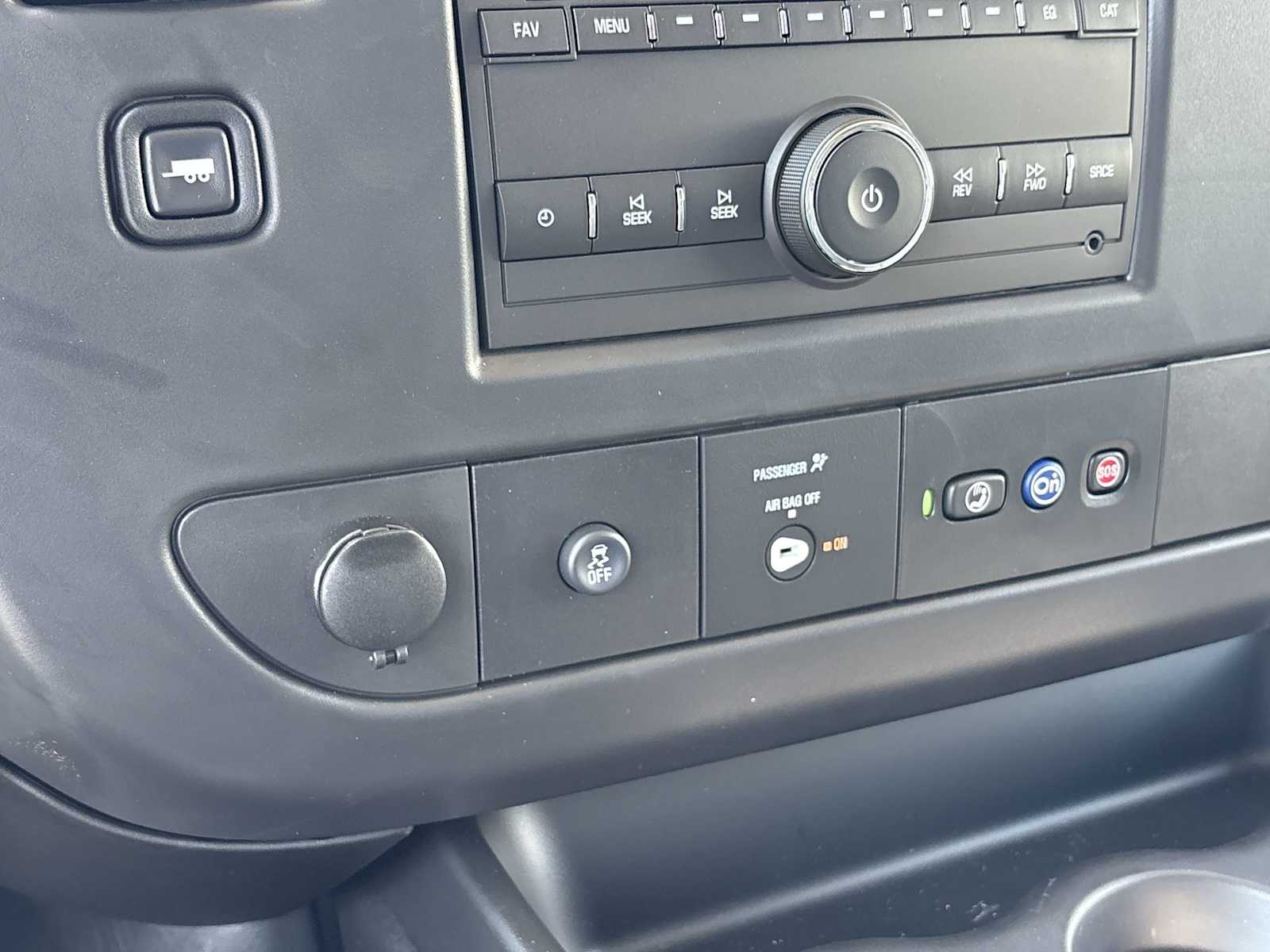 2025 Chevrolet Express Cargo Work Van - Photo 16