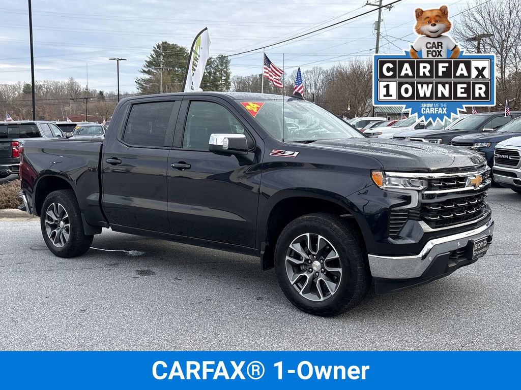 2024 Chevrolet Silverado 1500 LT photo 2