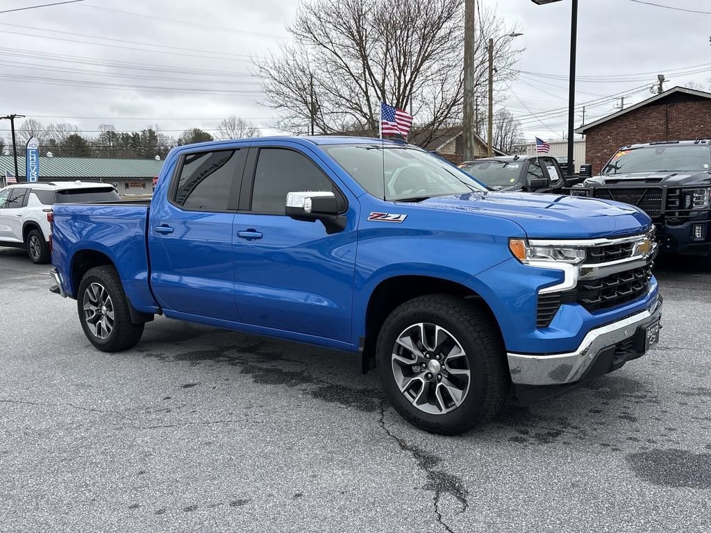2025 Chevrolet Silverado 1500 LT - Photo 2