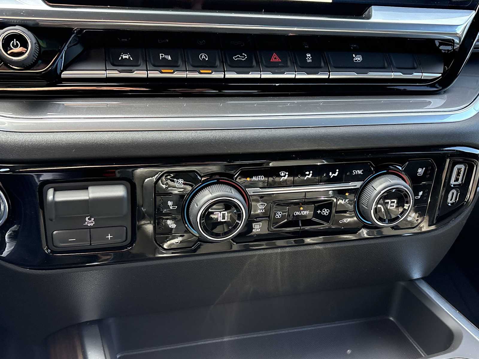 2026 Chevrolet Silverado 1500 High Country - Photo 18