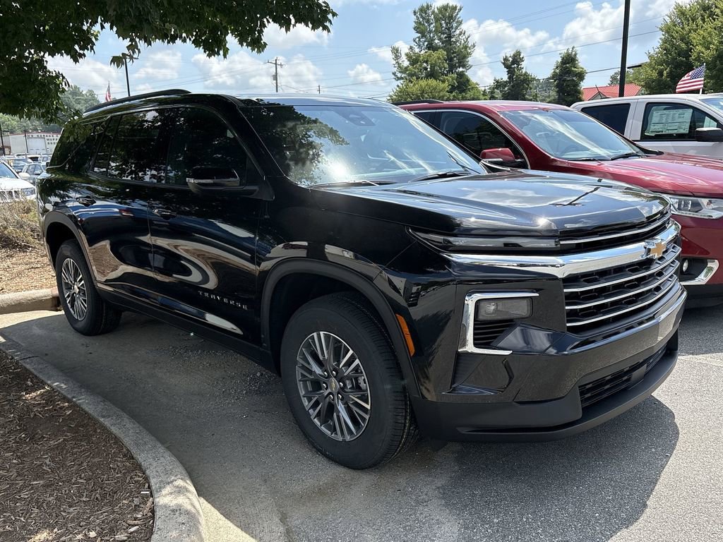 2026 Chevrolet Traverse photo 2