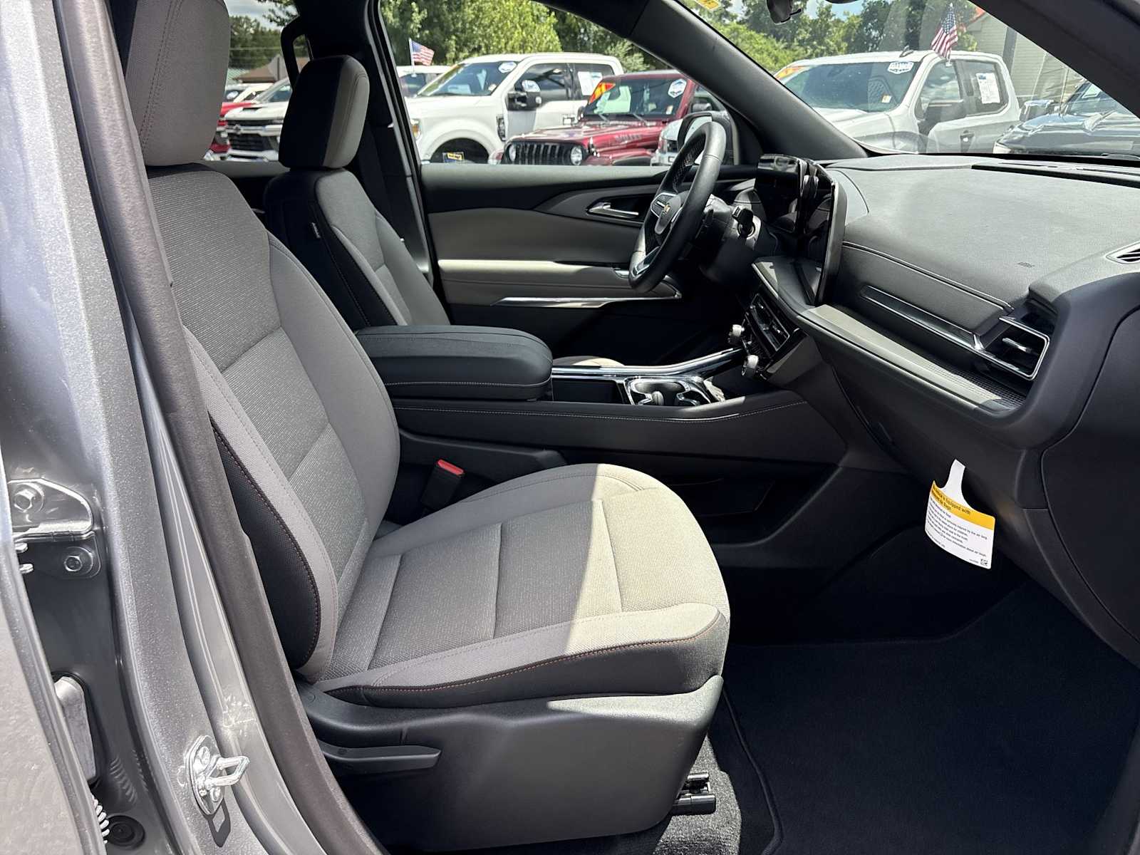 2025 Chevrolet Traverse LT - Photo 26