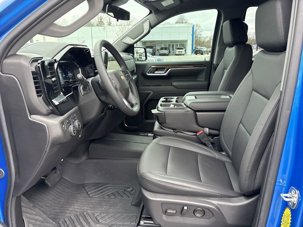 2025 Chevrolet Silverado 1500 LT - Photo 21