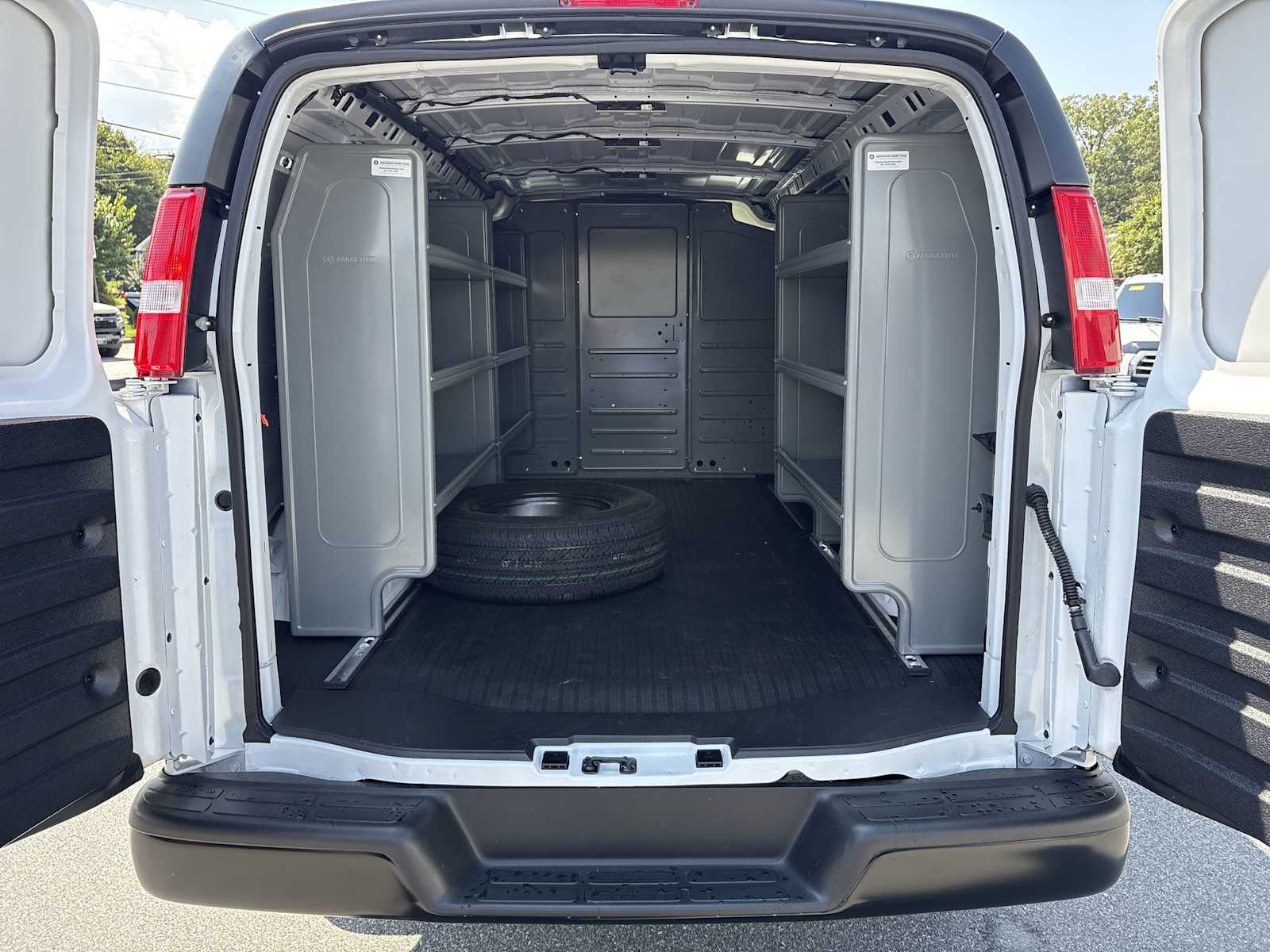 2025 Chevrolet Express Cargo Work Van - Photo 20