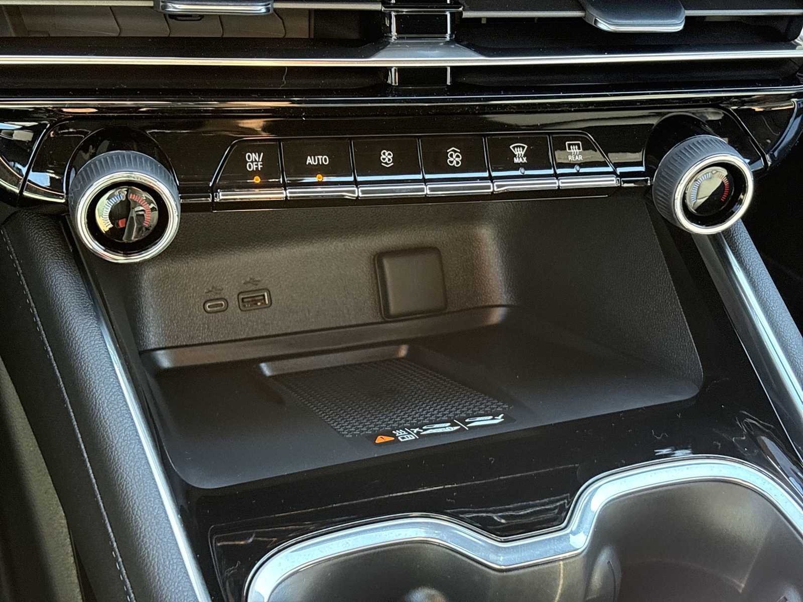 2027 Chevrolet Traverse LT - Photo 18
