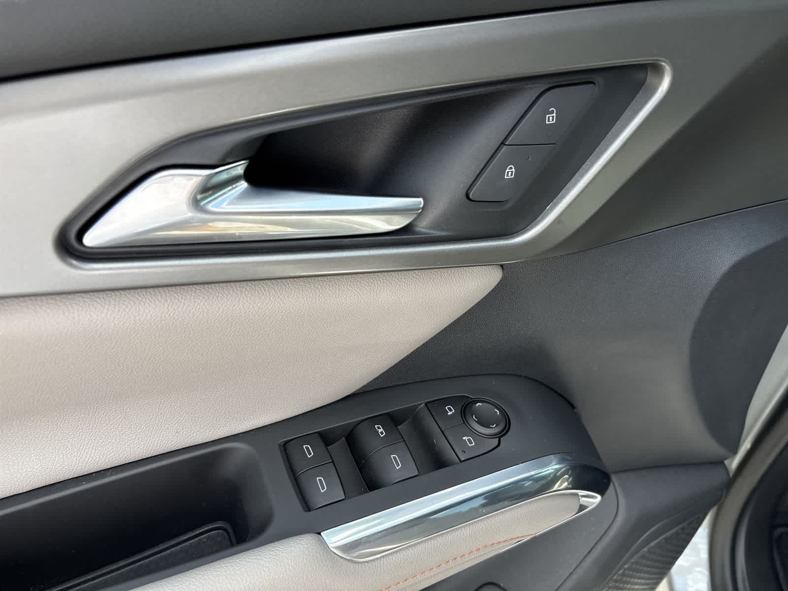 2025 Chevrolet Traverse LT - Photo 22