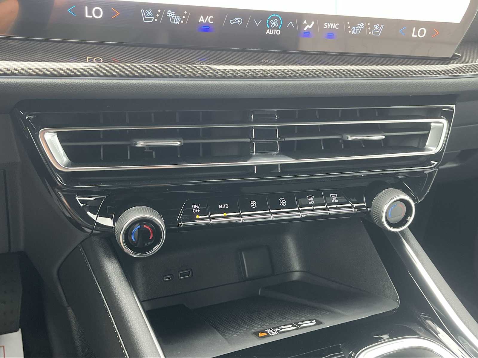 2025 Chevrolet Traverse High Country - Photo 18