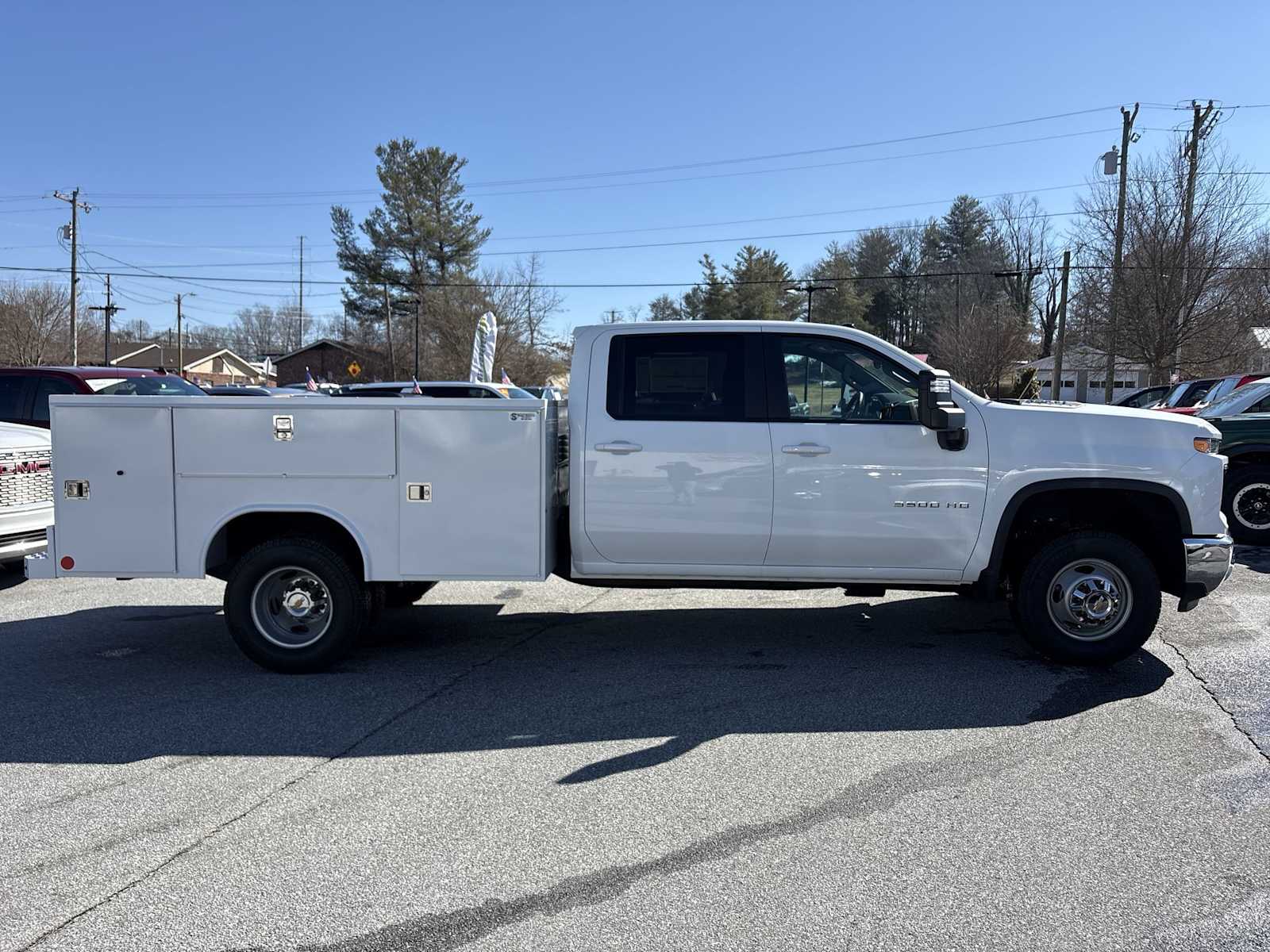 2025 Chevrolet Silverado 3500 HD LT - Photo 9