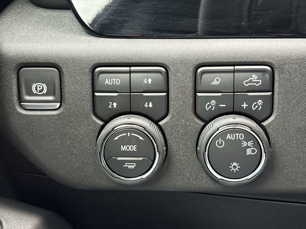 2025 Chevrolet Silverado 1500 LT - Photo 36
