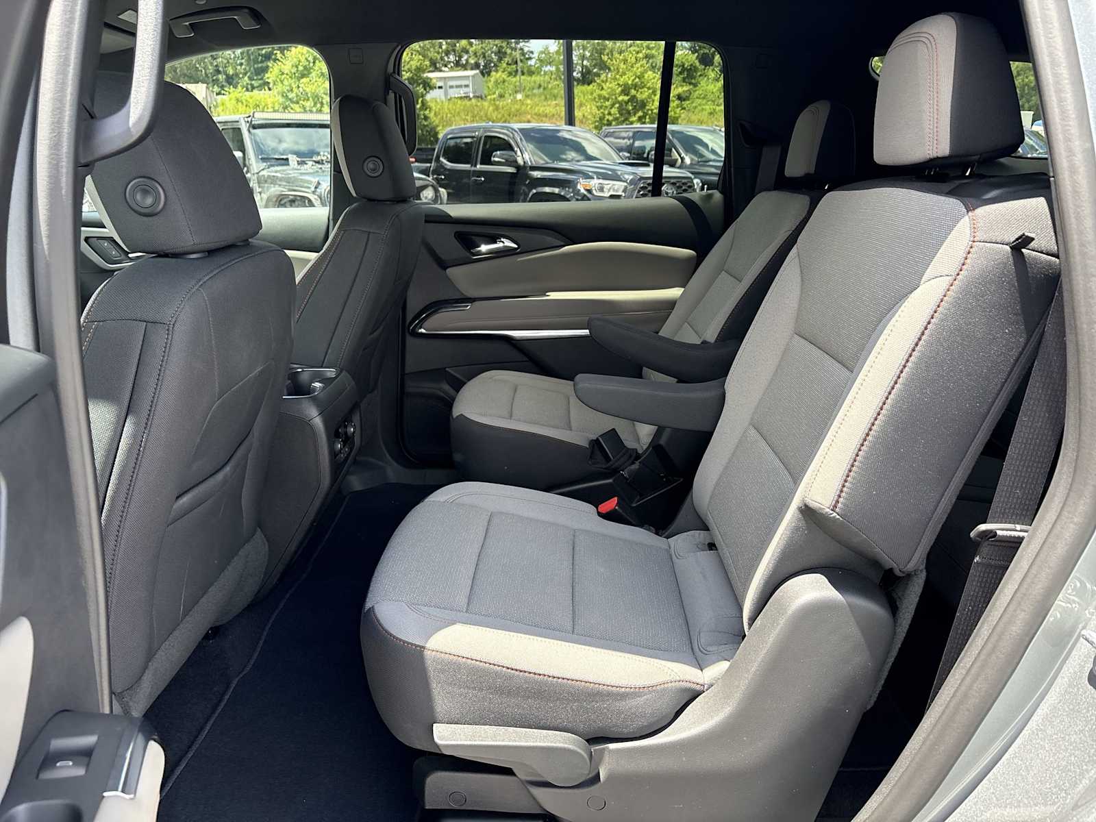 2025 Chevrolet Traverse LT - Photo 23