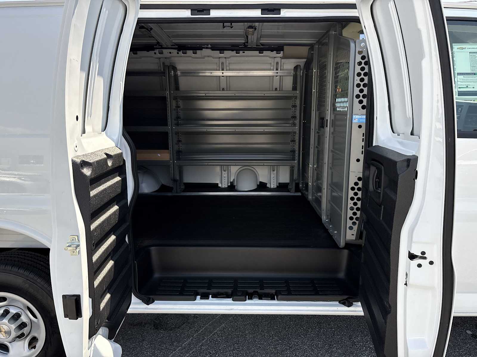 2025 Chevrolet Express Cargo Work Van - Photo 22