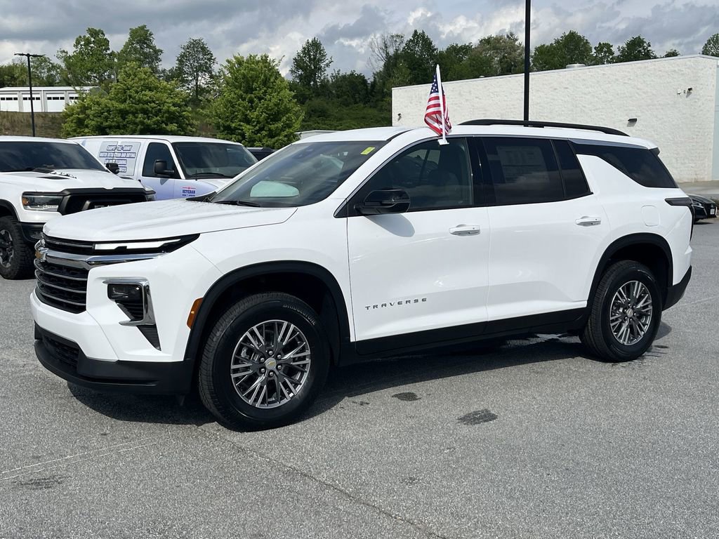 2025 Chevrolet Traverse photo 4