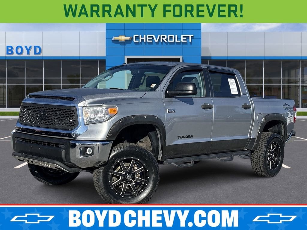 2017 Toyota Tundra SR5's photo